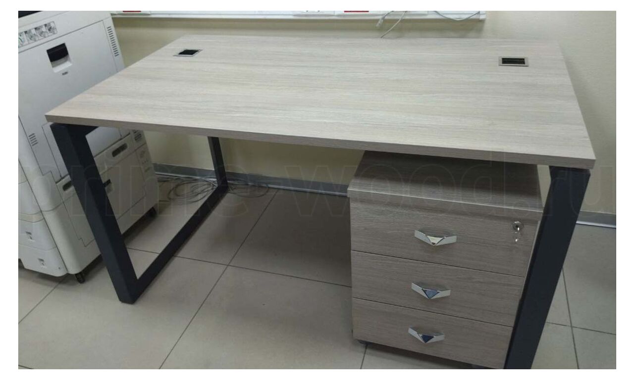 Стол рабочий руководителя на О-образном металлокаркасе ONIX DIRECT 138x80x75 цвет: Дуб Аттик - фото со сборки
